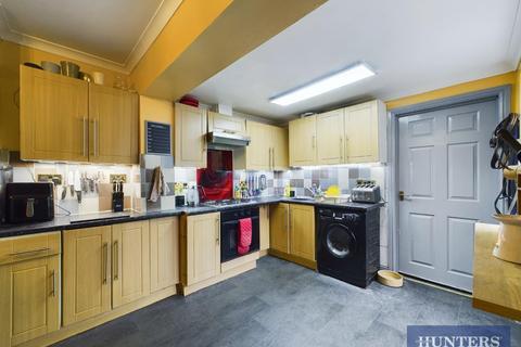 3 bedroom semi-detached house for sale - St. Martins Grove, Bridlington