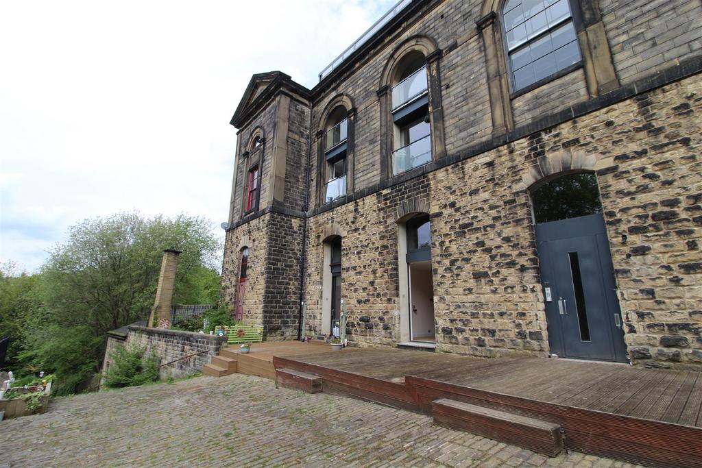 Burnley Road, Luddendenfoot, Halifax 2 bed apartment £650 pcm (£150 pw)