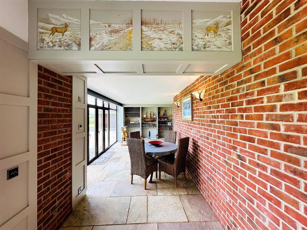 Dining area.jpg