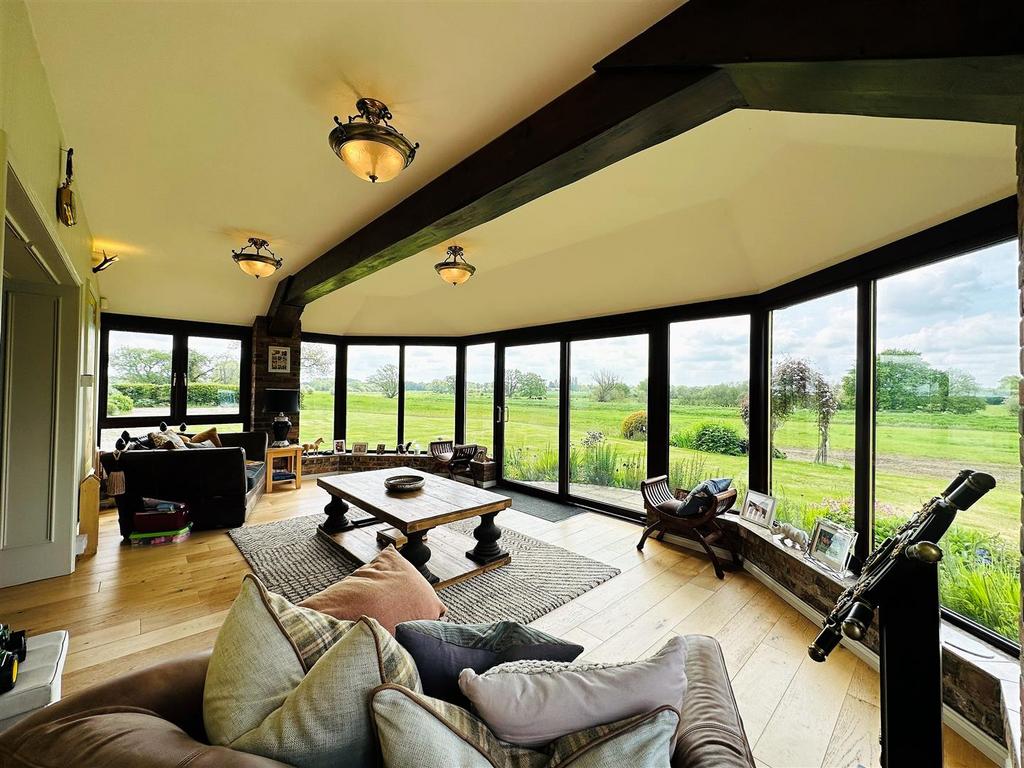 Sunroom.jpg