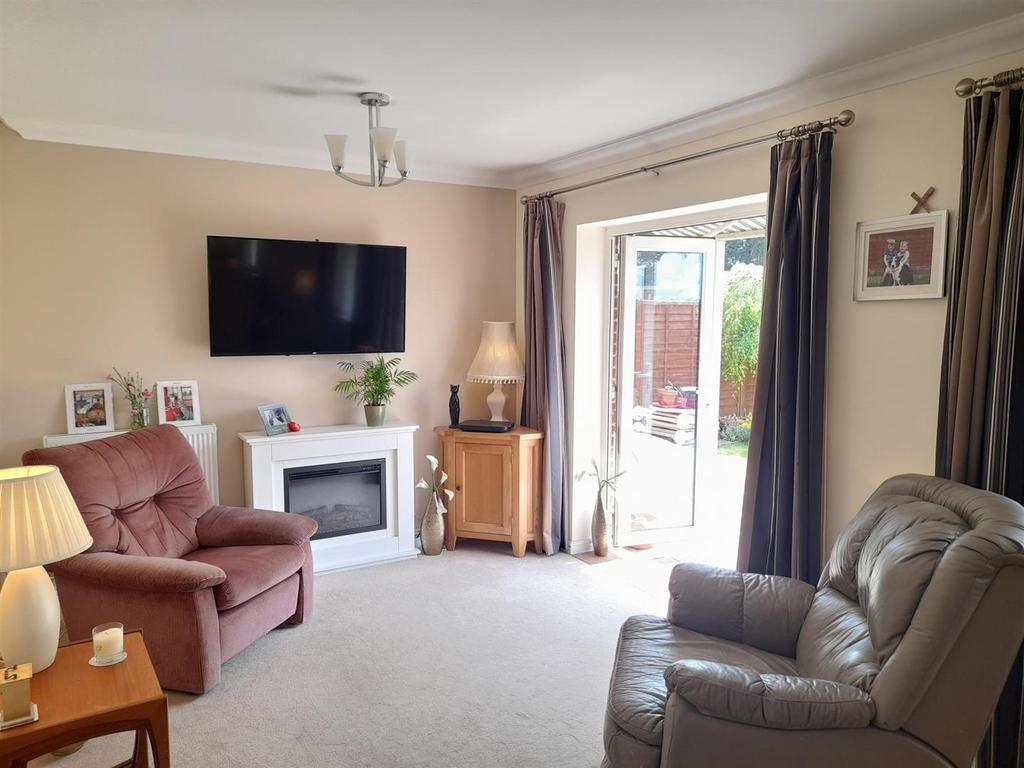 Living room 2.jpg