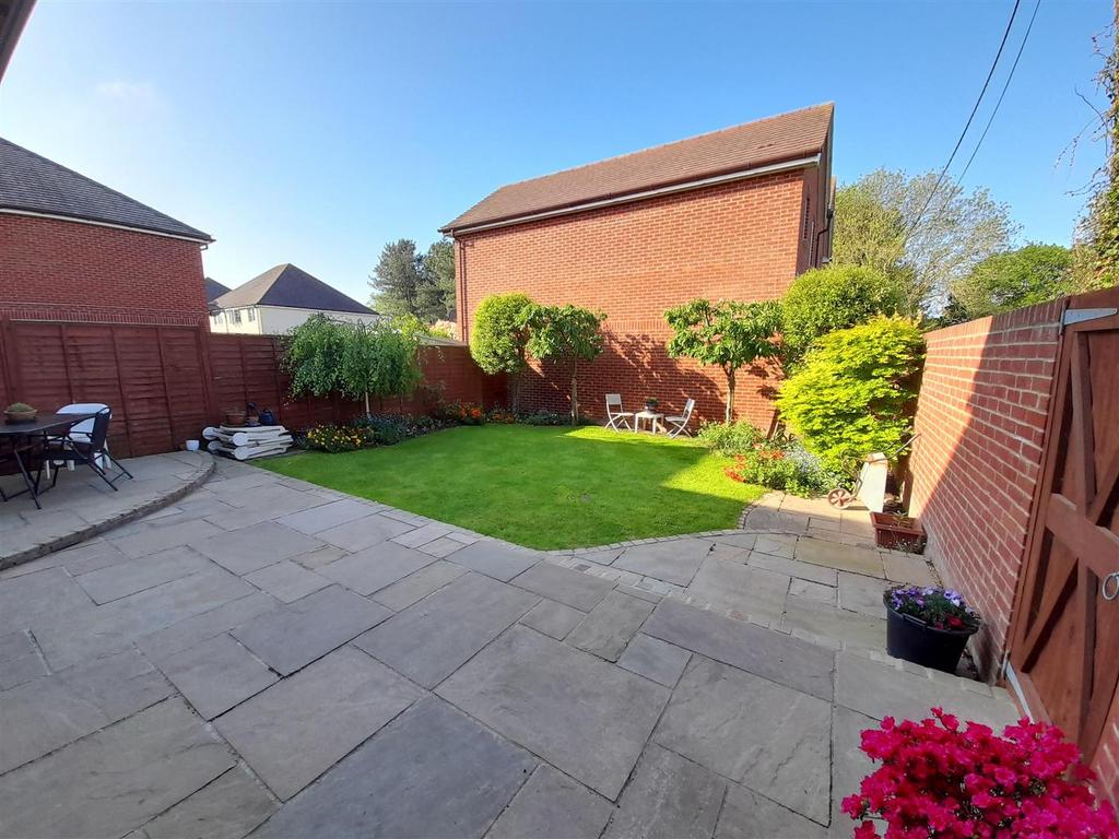 Rear Garden 6.jpg