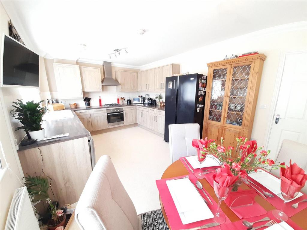 Kitchen dining room 3.jpg