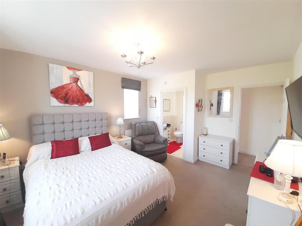 Bedroom 1a.jpg