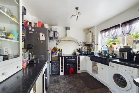 17 Godric Crescent, New Addington, Croydon, CR0 0HR