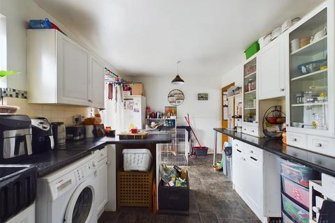 17 Godric Crescent, New Addington, Croydon, CR0 0HR