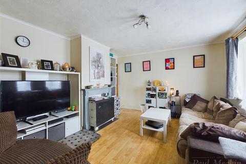 17 Godric Crescent, New Addington, Croydon, CR0 0HR