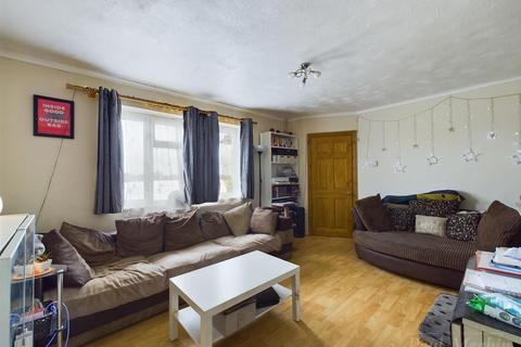 17 Godric Crescent, New Addington, Croydon, CR0 0HR