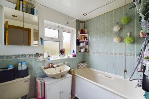 17 Godric Crescent, New Addington, Croydon, CR0 0HR