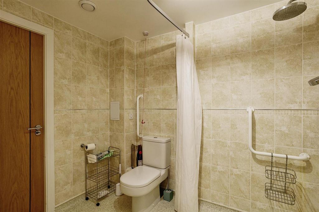 Bathroom 26 FC(b).jpg