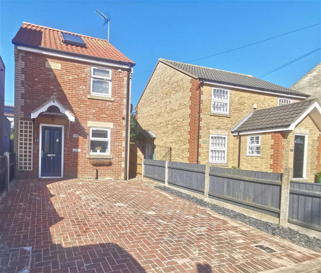Crick Cottages, Church Road, Kessingland, NR33 2 bed cottage for sale