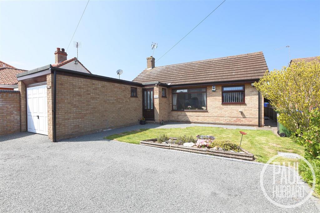 Long Road, Carlton Colville, NR33 3 bed detached bungalow for sale £