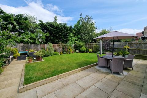 16 Hereburgh Way, Harbury, Leamington Spa, CV33 9NR