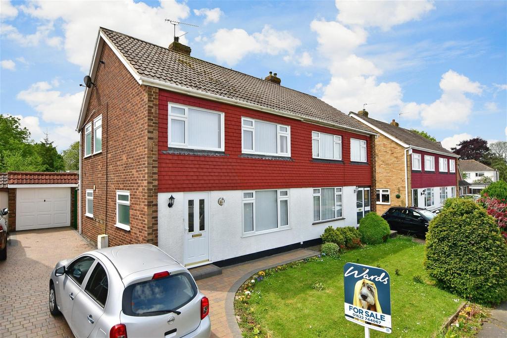 Park Way, Coxheath, Maidstone, Kent 3 bed semidetached house for sale £375,000