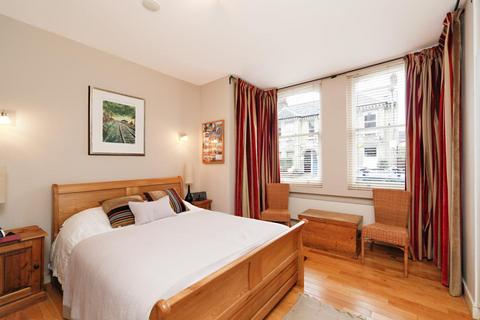 2 bedroom apartment to rent, Tunley Road, London, SW17