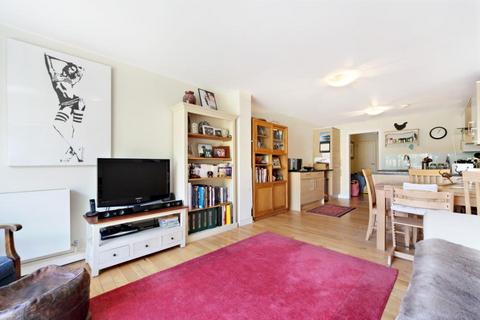 2 bedroom apartment to rent, Tunley Road, London, SW17