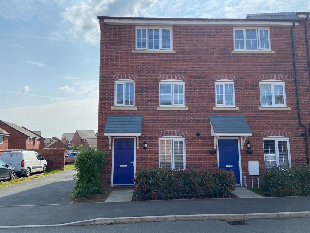 Mayfly Road, Pineham, Northampton NN4... 4 bed end of terrace house £