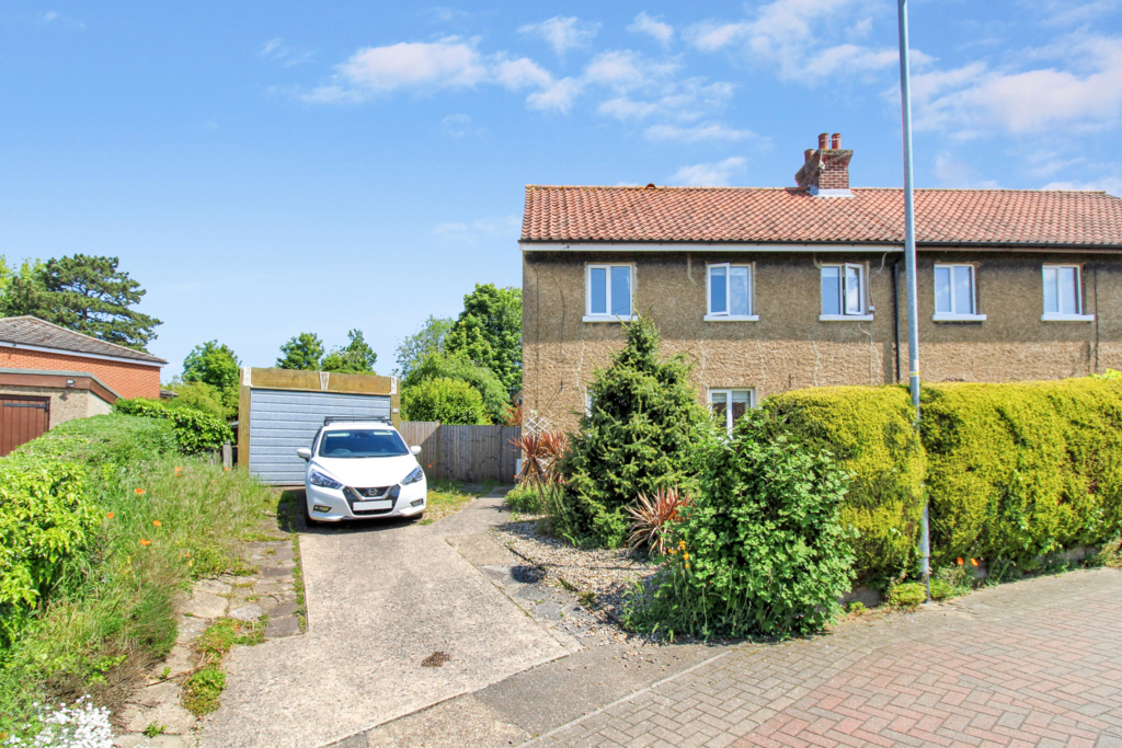 Duff Road, Norwich, Norfolk 3 bed semidetached house £260,000