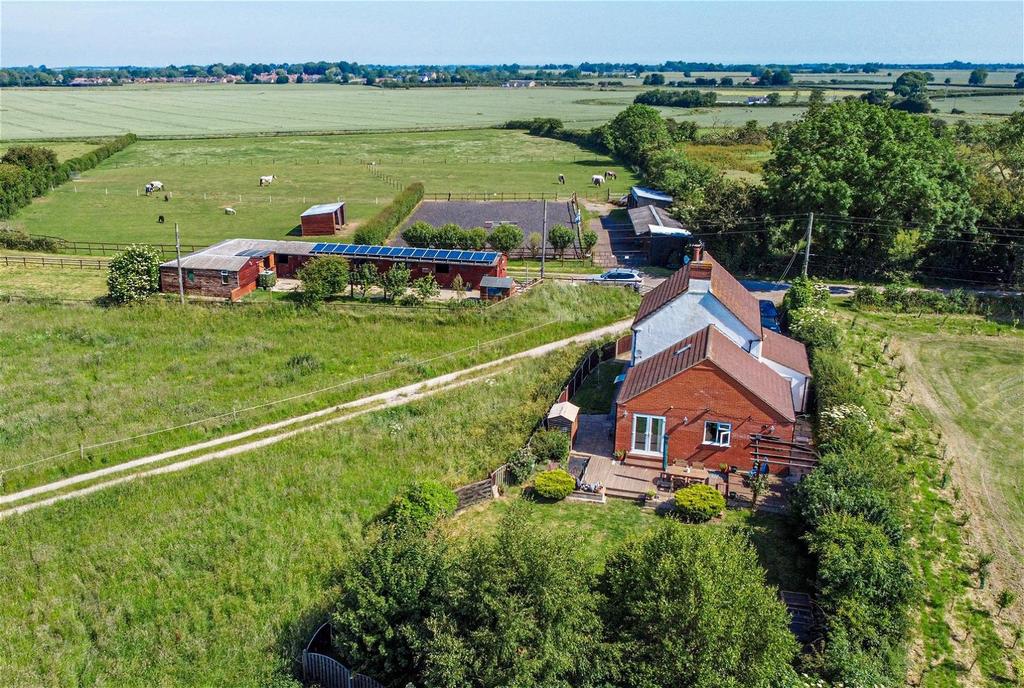 Helsey, Hogsthorpe, Skegness 5 bed equestrian property for sale £575,000