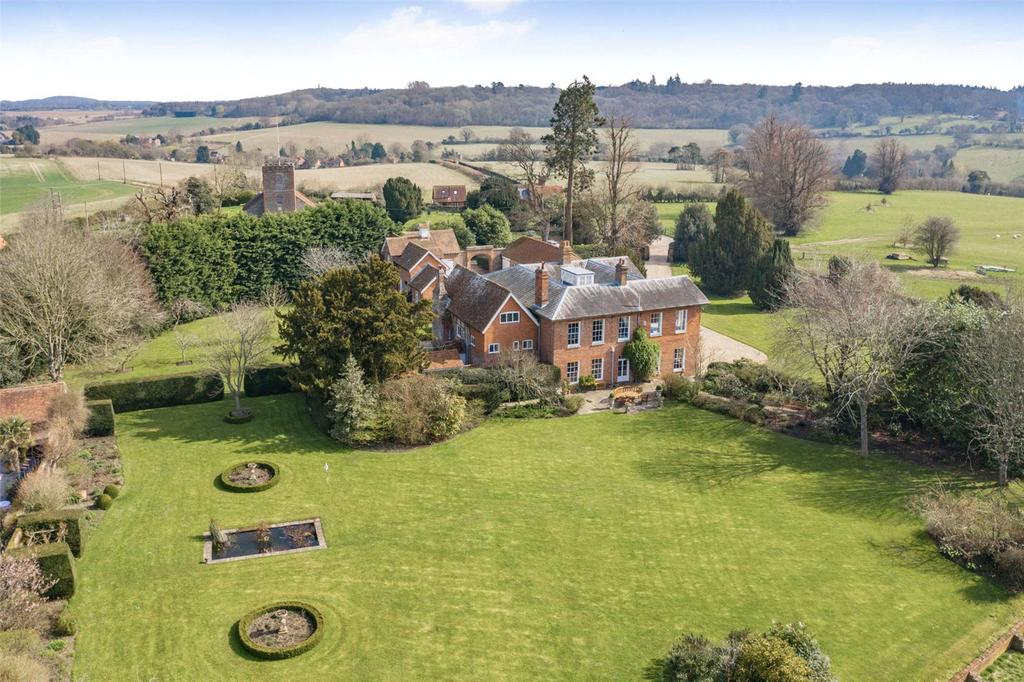 Winterbourne, Newbury, Berkshire, RG20 8 bed detached house for sale