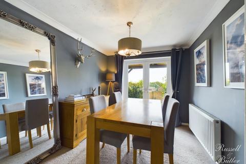 1 Busby Close, Buckingham, MK18 1YW