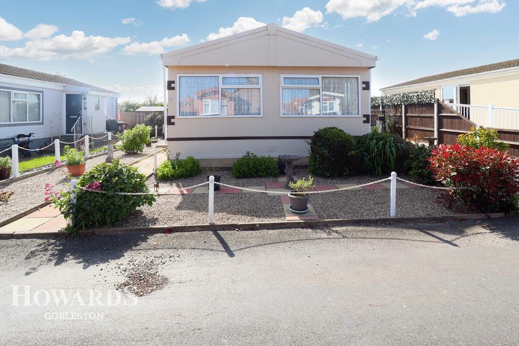 Blue Sky Close, Bradwell 2 bed park home for sale £130,000