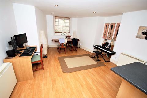 3 bedroom apartment to rent, Portland Street, Leamington Spa, CV32