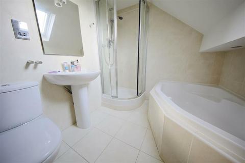 4 bedroom flat to rent - The Rhyddings, Birtle, Bury