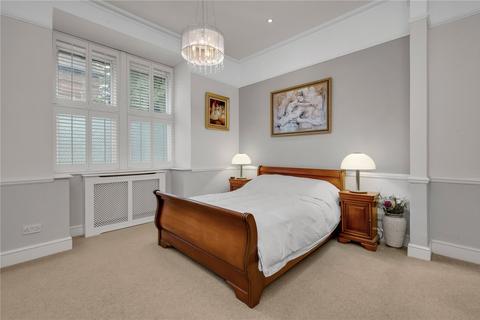 3 bedroom apartment for sale, Queens Road, Weybridge, Surrey, KT13