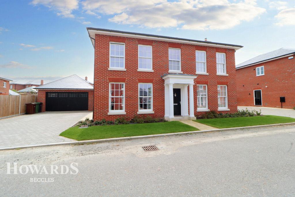 Chestnut Drive, Loddon 5 bed detached house for sale £675,000