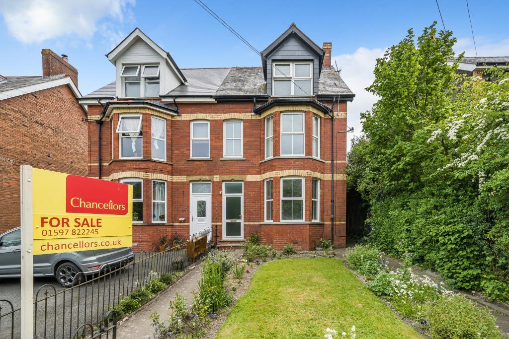 Llandrindod Wells, Powys, LD1 5 bed semidetached house for sale £270,000