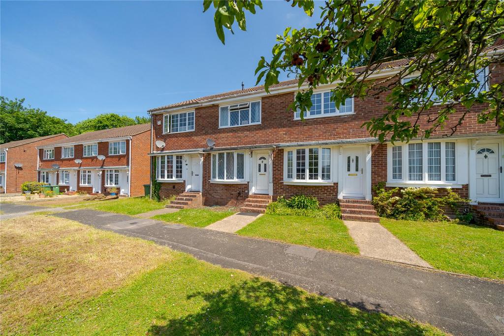 Ticonderoga Gardens, Southampton, Hampshire, SO19 2 bed terraced house