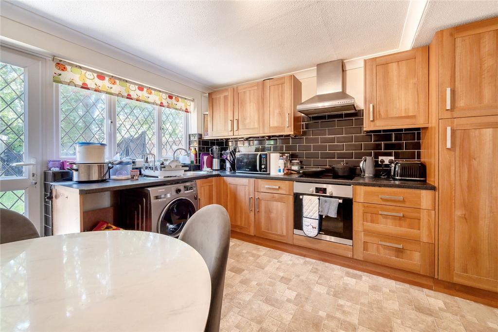 Ticonderoga Gardens, Southampton, Hampshire, SO19 2 bed terraced house