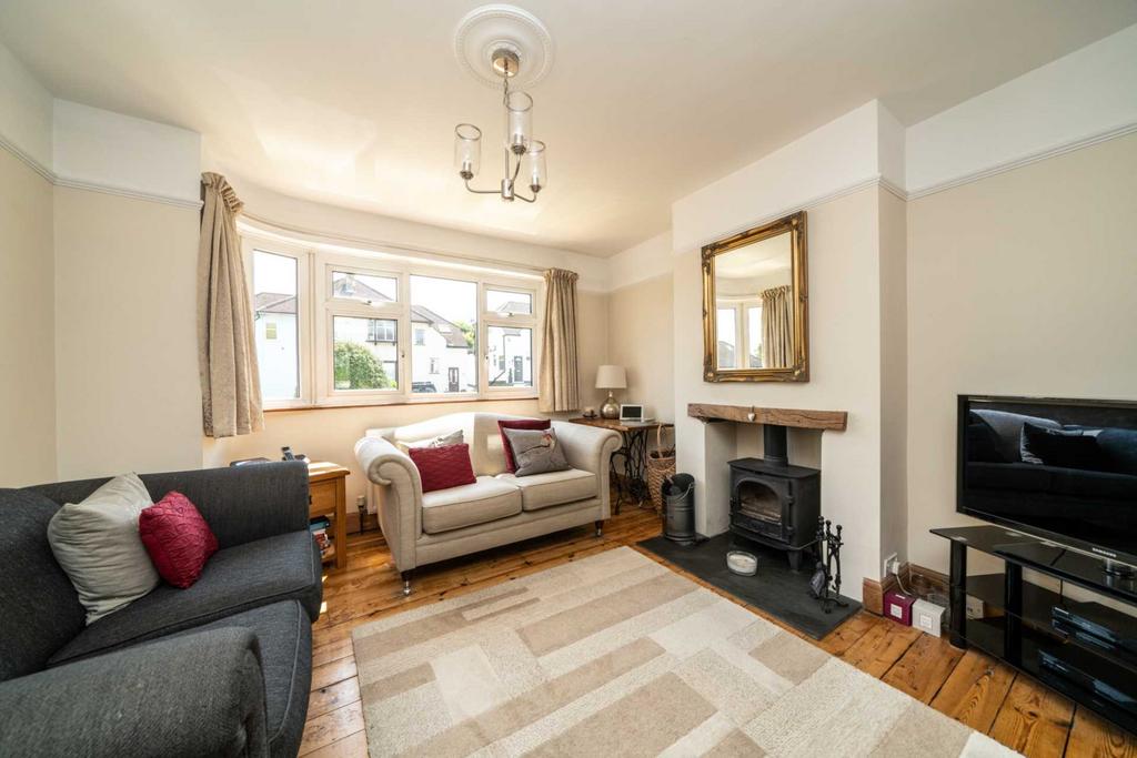 West Valley Road, Manor Estate, Apsley 4 bed semidetached house for