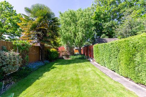 55 Read Road, Ashtead, KT21 2HX
