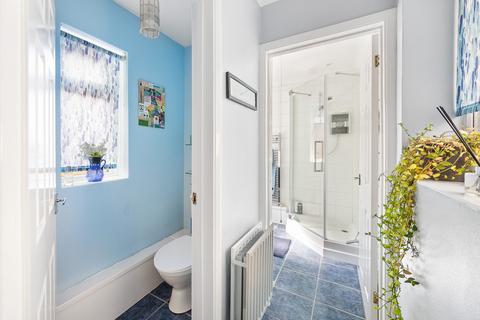 55 Read Road, Ashtead, KT21 2HX