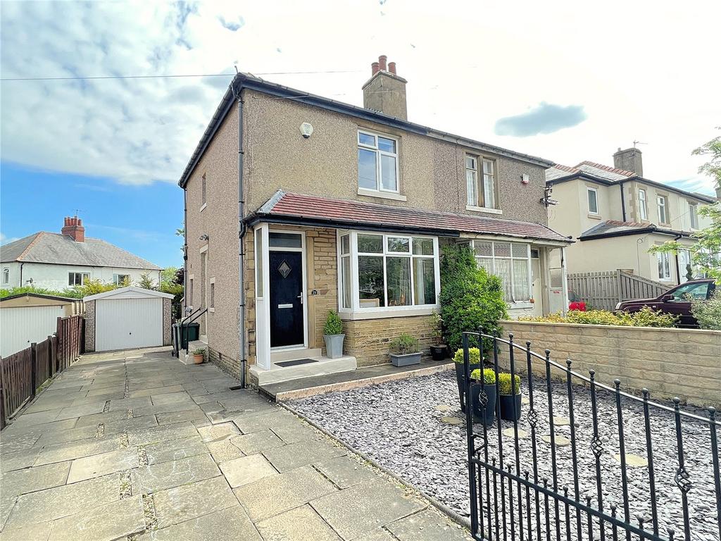 Westwood Avenue, Eccleshill, Bradford, BD2 2 bed semidetached house