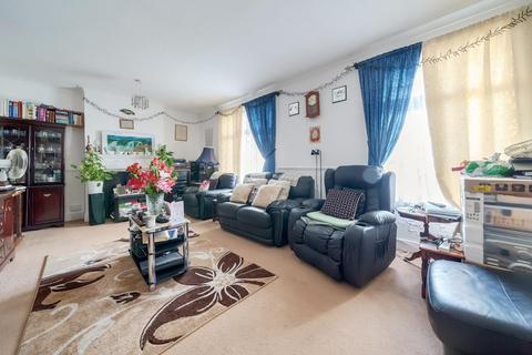 77 Royston Road, London, SE20 7QW