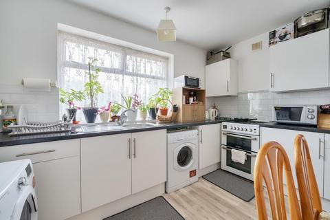77 Royston Road, London, SE20 7QW