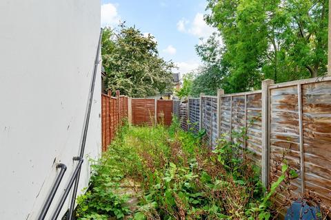 77 Royston Road, London, SE20 7QW