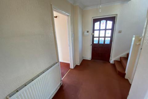 3 bedroom semi-detached house to rent, Oxford Road, Swindon, SN3