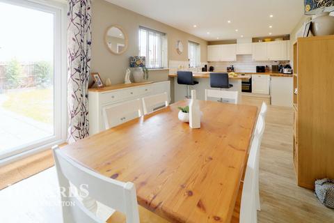 75 Harvest Way, Harleston, IP20 9GE