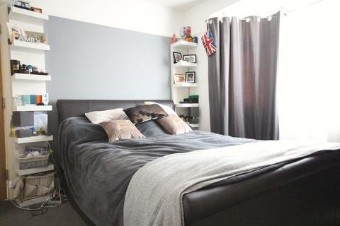 35 Rom Crescent, Romford, RM7 0PP