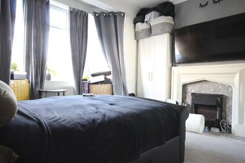 35 Rom Crescent, Romford, RM7 0PP