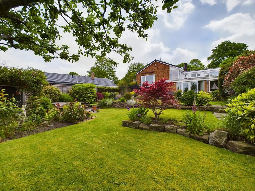 GREETBY HILL, ORMSKIRK 3 bed detached bungalow for sale £495,000