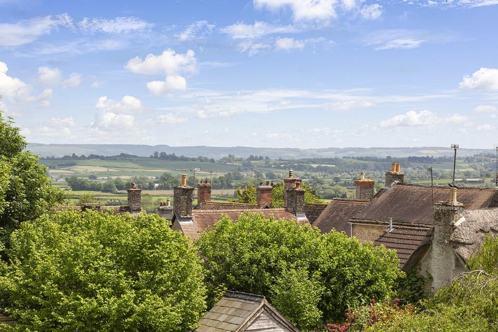 Park Grove, Stalbridge, Dorset, DT10 4 bed detached bungalow £499,950