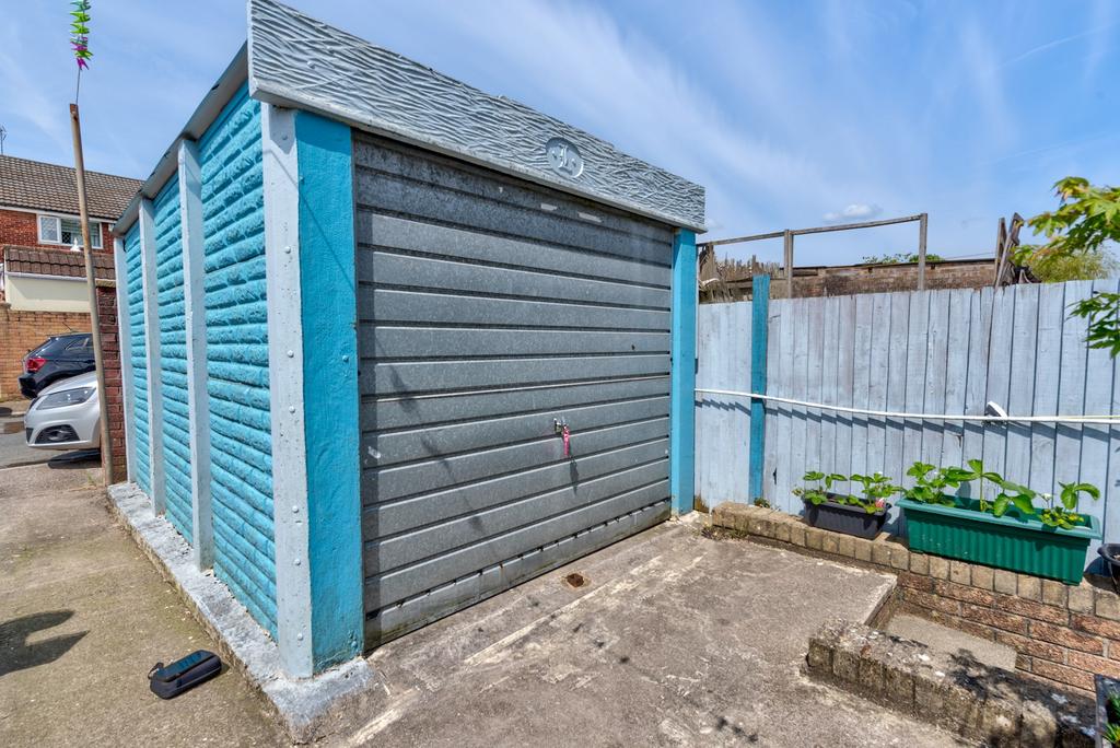 Detached Garage