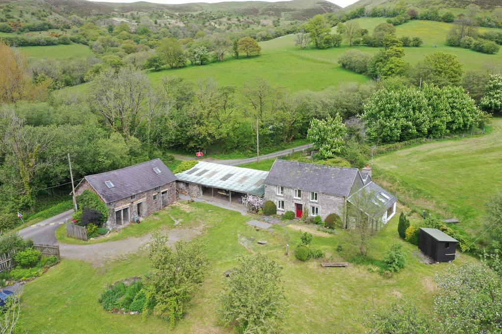 Llanddeusant, Llangadog, Carmarthenshire. 4 bed detached house for sale