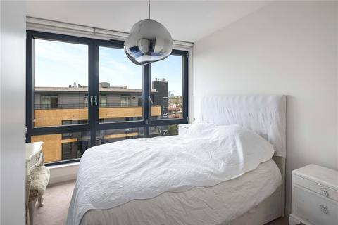 2 bedroom flat for sale - Titanium Point, 24 Palmers Road, London, E2