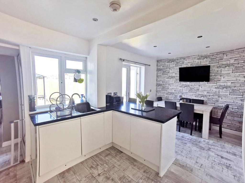 Kitchen / Diner